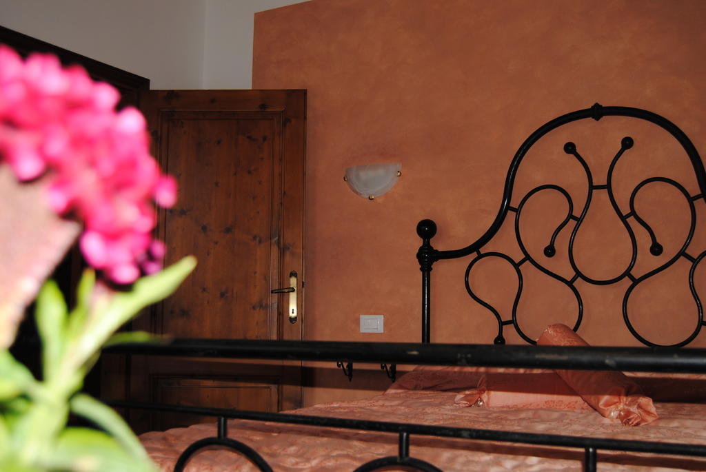 Fra I Mesi Hotel Ambra ภายนอก รูปภาพ